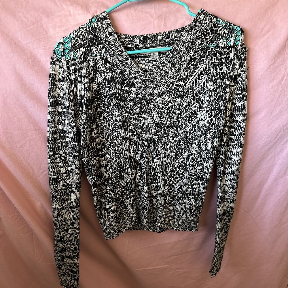 Papaya brand sheer loose knit black and white v neck sweater